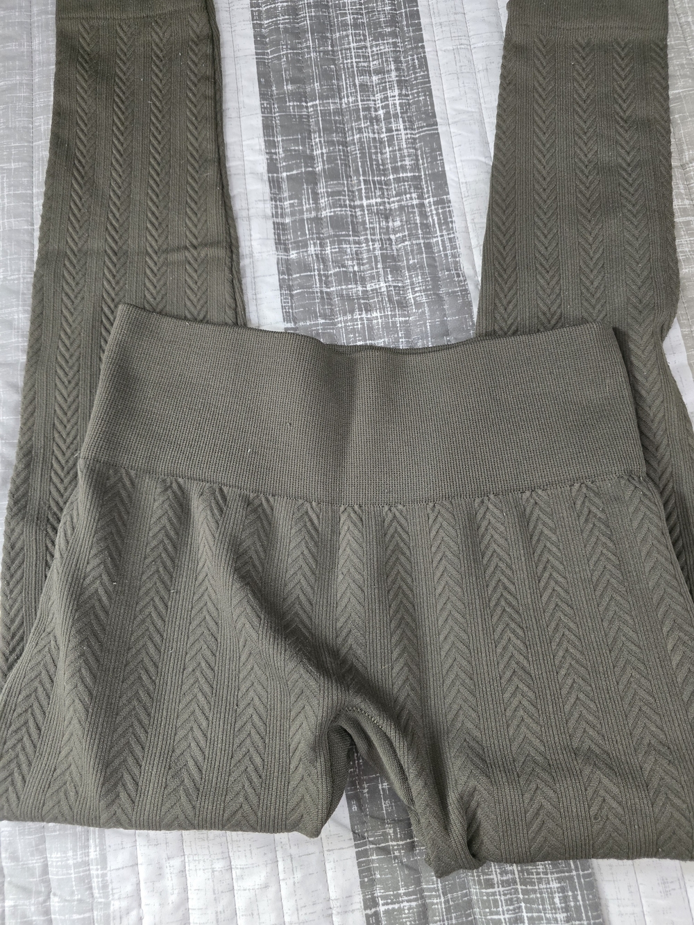 new directions Olive Chevron-Knit High Waist Leggings Fleece Sz M
